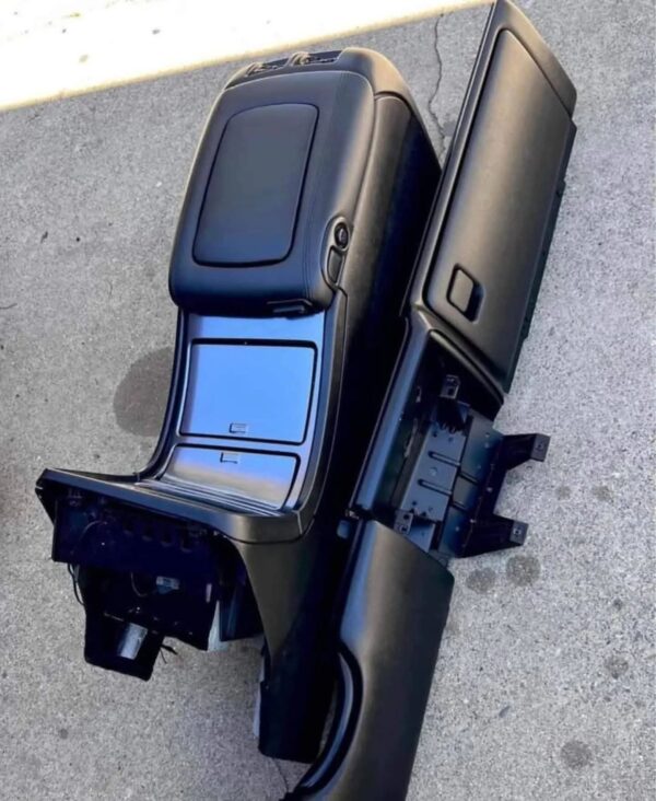 1999–2006 Chevy Silverado Center Console – Black Upholstery, OEM Fit, Brand New